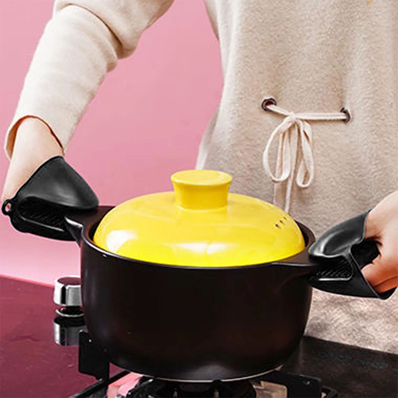 Silicone Heat Resistant Pinch  - Kitchen Baking Gloves review and price
